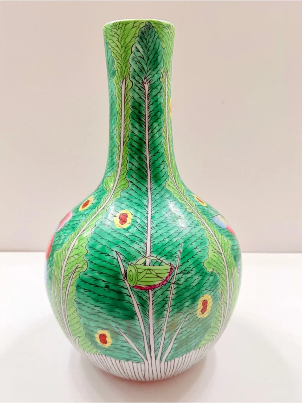 Antique 19th C. Chinese Qing Dynasty Porcelain Vase,‎ Cabbage Leaf Butterfly 13”